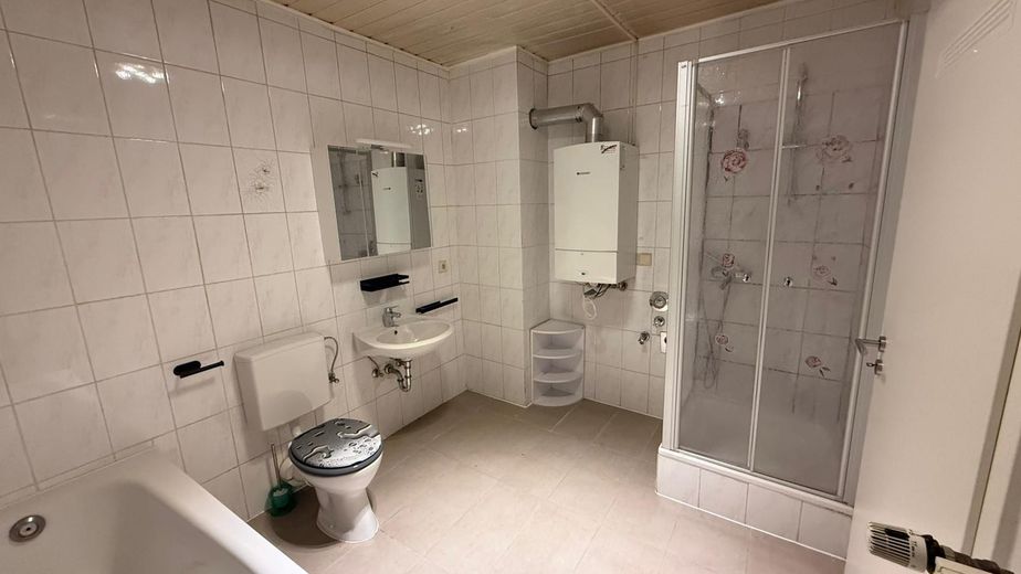 Bad, Heizung, Dusche