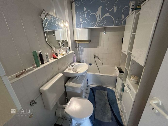 Charmante barrierearme Wohnung – Badezimmer am Schlafzimmer
