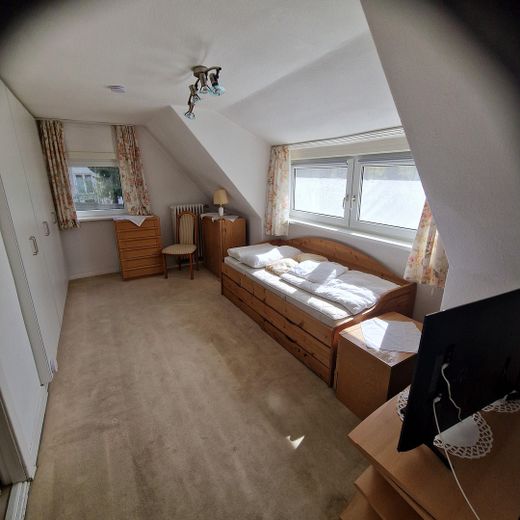 EFH in guter Wohnlage auf 1.900 qm Eigentumsgrundstück - provisionsfrei – Zimmer 2 Obergeschoss