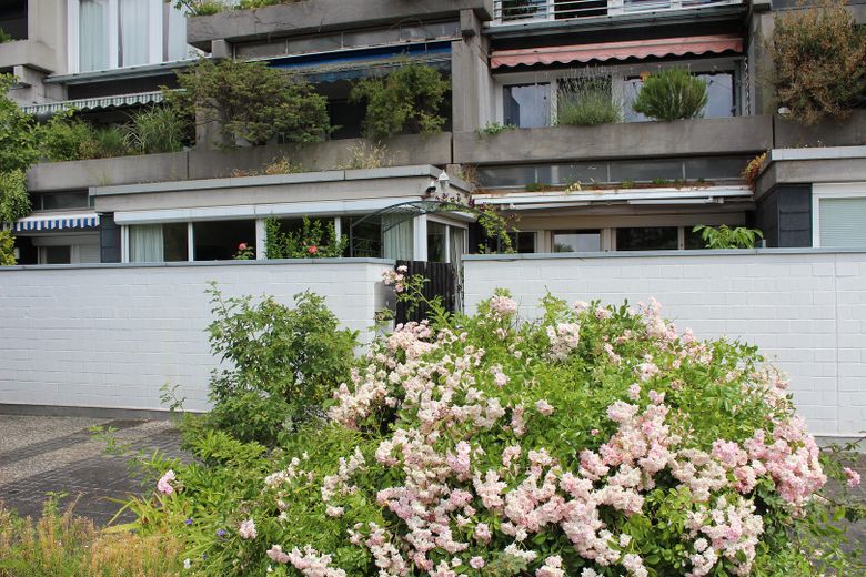 Precioso apartamento de 2 habitaciones con patio-jardín propio en la casa aterrazada de Hannover – Eingang zur Wohnung