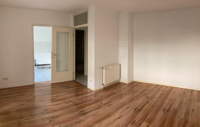 Wohnzimmer, Blick Küche/Flur