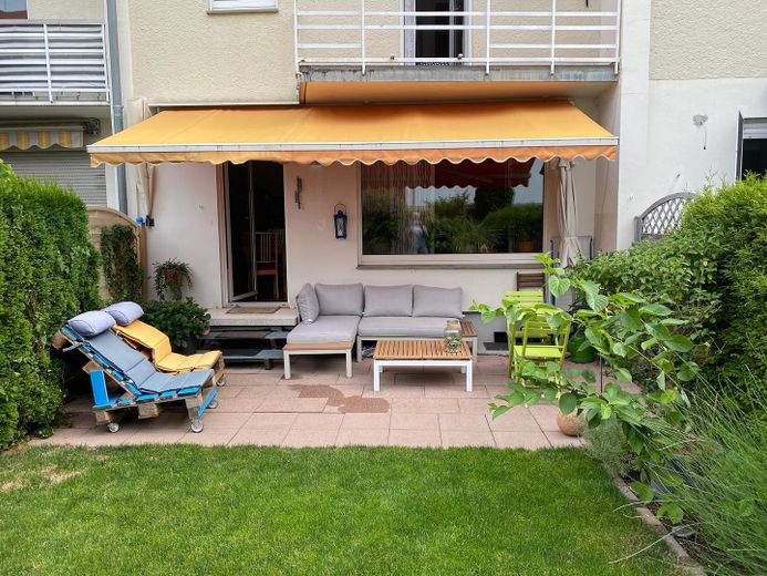Reihenmittelhaus sehr zentral in Friedrichshafen 600 m vom Bodensee – Garten mit Terrasse
