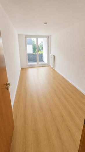 Großzügige 125 m² Maisonette im Bauhausstil – Loggia mit Weitblick – bezugsfrei ab sofort – Kind 1