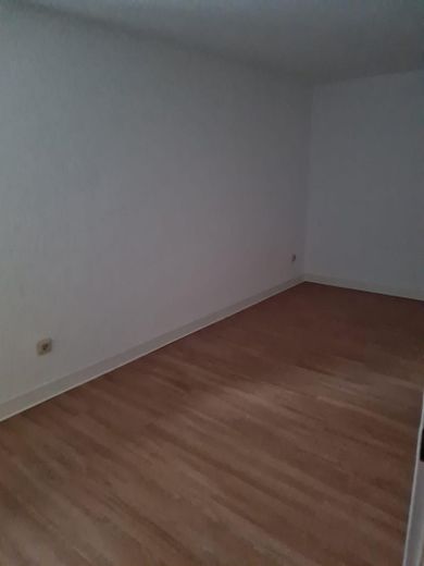 2-Zimmerwohnung im Souterrain sofort bezugsfertig – Zimmer 2
