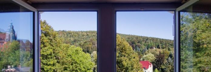 DG mit Balkon und EBK in Randlage