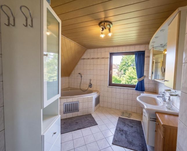 Vermietetes Zweifamilienhaus mit  großzügigem Garten – Foto 11