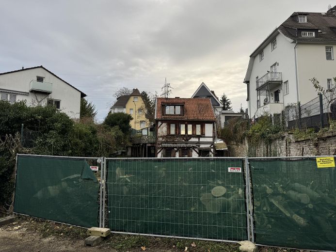 विसबाडेन-बिब्रिख: 499 m² दक्षिण ढलान वाला भूखंड – ध्वस्तीकरण स्वीकृत, कमीशन-मुक्त – फोटो 3