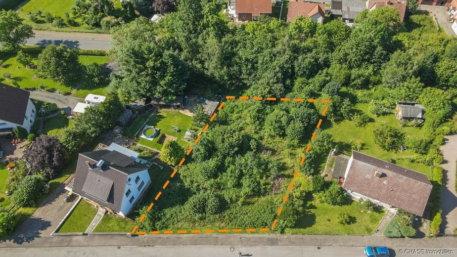 Großflächiges Baugrundstück in Rinteln - Wohntraum selber bauen im idyllischen Strücken! – Vogelperspektive schräg (gestrichelt)