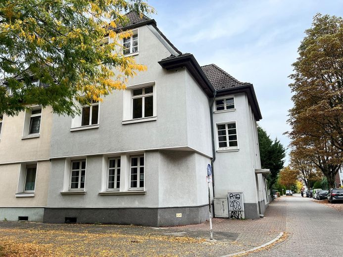 निजी विक्रेता से: Ratingen के केंद्र में 3-परिवारों का घर – Außenansicht