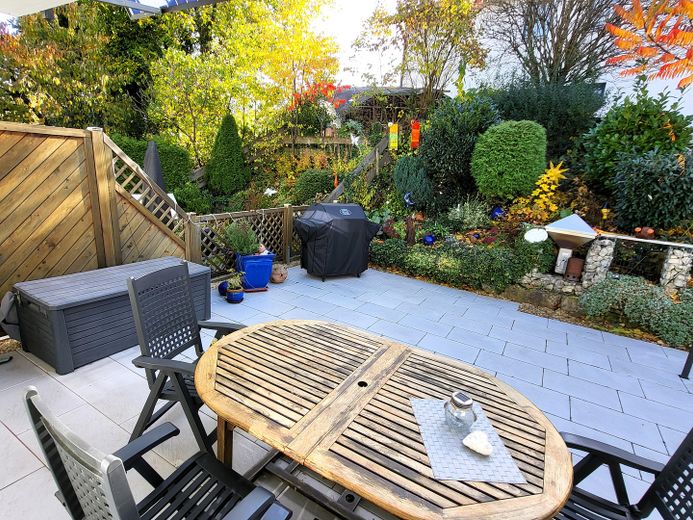 Terrasse mit Garten 1. OG