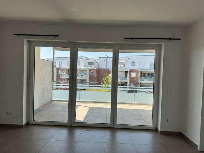 Energiesparwohnung 2.OG mit Tiefgaragenparkplatz – Foto 2