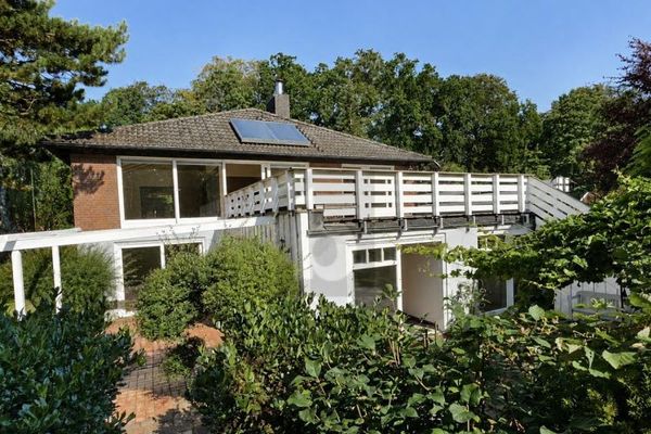 OSTSEENAHE KÜSTENPERLE MIT TRAUMGARTEN