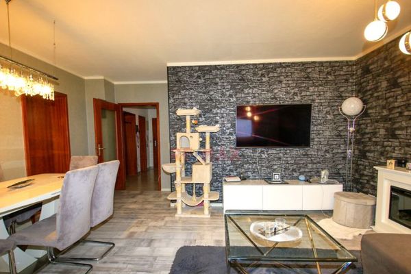 Un hogar para sentirse a gusto – luminoso piso de 4 habitaciones con balcón y plaza de aparcamiento propia