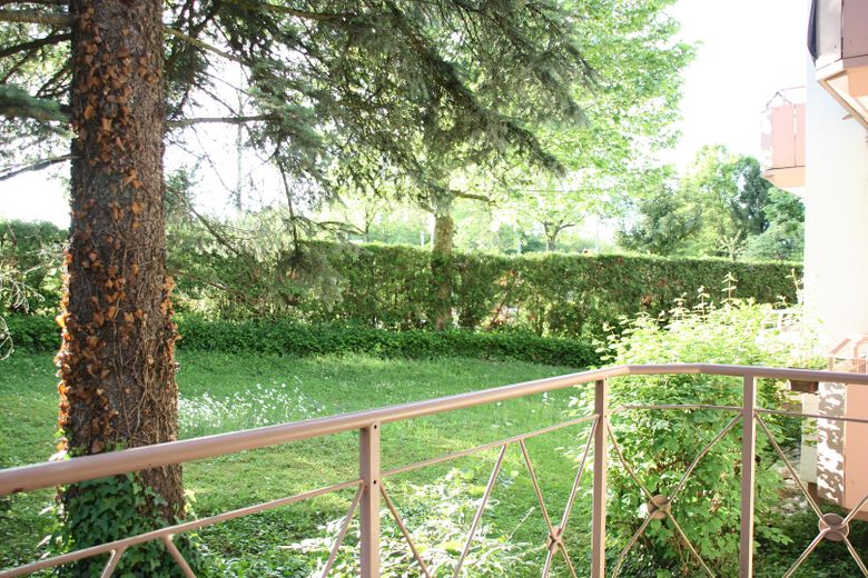 Frisch saniert & bezugsfertig: 2 Balkone, Echtholzparkett und Tiefgarage – Gemeinschaftsgarten
