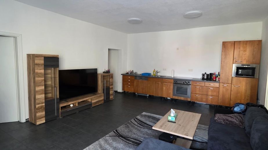 Volledig gerenoveerd appartement met nieuwe inbouwkeuken voor alleenstaande – Foto 2