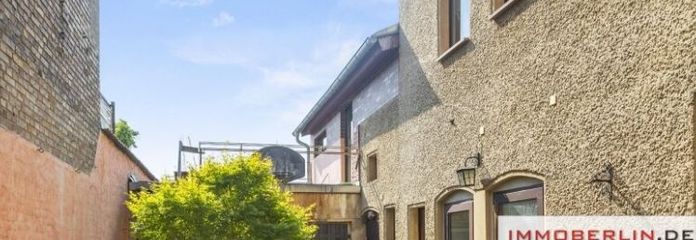 IMMOBERLIN.DE - Güneybatı teraslı, iç avlulu ve garajlı karakterli tek/iki ailelik ev