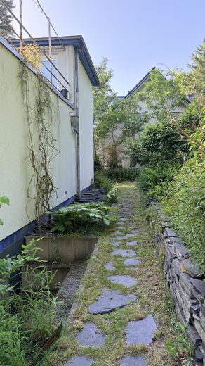 Traumhafte zeitgenössische Immobilie in der ruhigen Villenkolonie Kleinmachnow – Garten Nordseite