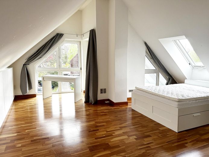 Schlafzimmer 04