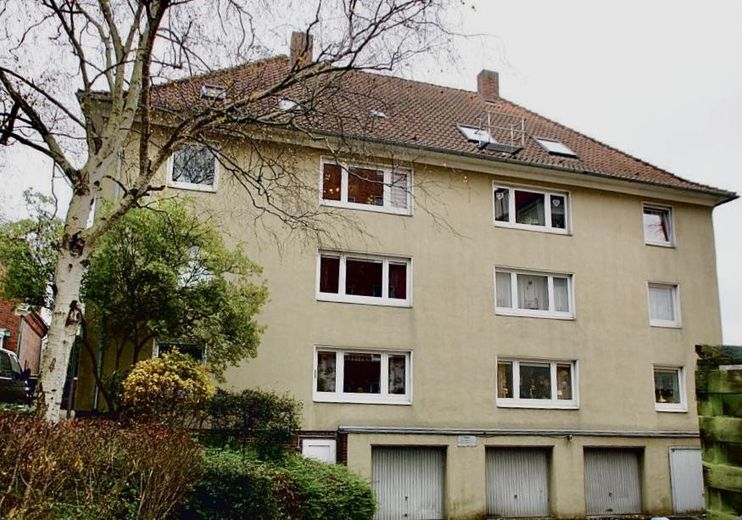 Gepflegte Dachgeschosswohnung mit Einbauküche – ideal für Paare, Singles oder als WG – Außenansicht