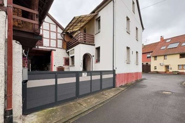 Klein, fein & nachhaltig – Gemütliches Einfamilienhaus mit Photovoltaik in Staudernheim