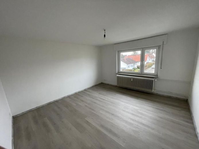 Freundliche 4- Zimmer ETW mit Balkon in Stetten am kalten Markt – Bild 2