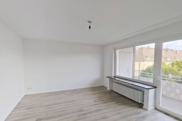 Modern konzipiertes 3-Zi.-Apartment mit BALKON und Wannenbad in Duisburg-Marxloh