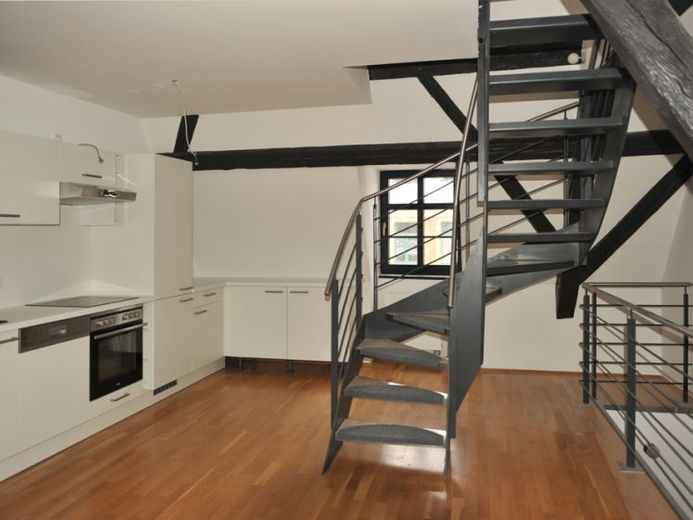 3 Ebenen-Maisonette-Wohnung mit sonniger Dachterrasse und EBK! – Foto 1
