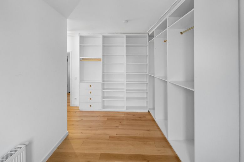 Summer-Sale bis 31.08. | 171 m² Großzügigkeit im Berliner Regierungsviertel | jetzt 1.395.000 € – Ankleidezimmer