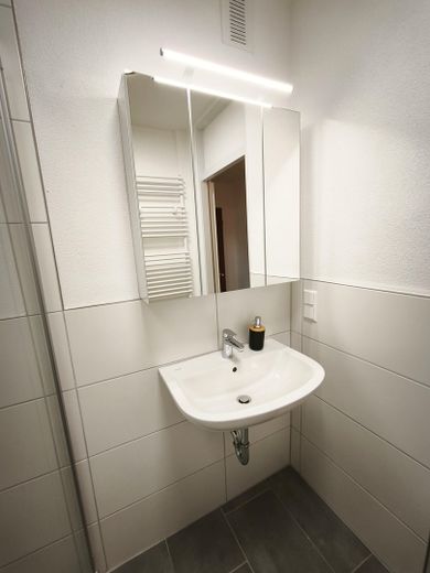 Een droom – instapklaar 3,5-kamerappartement met balkon en garage – Badezimmer