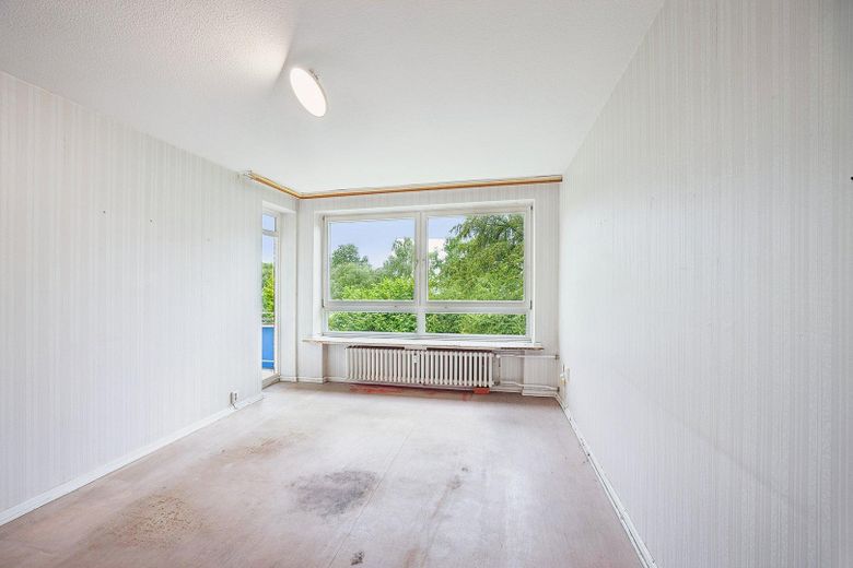 Renovierungsbedürftige Wohnung - direkt vom Eigentümer! – Wohnzimmer