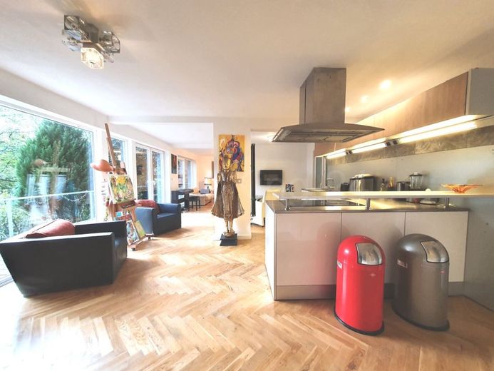 ++ BESONDERES EINFAMILIENHAUS + SONNENTERRASSE + GARTEN IN TRAUMLAGE!! ++ – OFFENER BEREICH