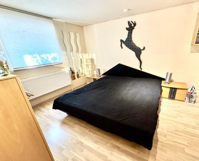 Schlafzimmer / Hobbyraum?