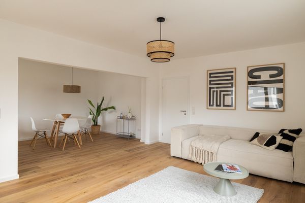 Gotowe do zamieszkania mieszkanie po remoncie: 4 pokoje, balkon i widok na zamek w centrum Königstein