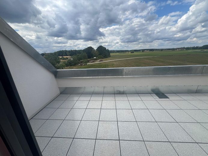 NEW-BUILD FIRST OCCUPANCY 2-room gallery apartment in Nuremberg with balcony / underfloor heating / duplex garage – 10_Balkon