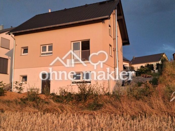 Schönes Einfamilienhaus mit Einliegerwohnung – Foto 1