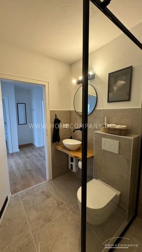 Appartamento di 3 locali, arredato, 1° piano, con balcone rivolto a sud; appartamento appena allestito e completamente ristrutturato, posto auto privato davanti alla casa. – 815cbf3a00e881b178ce0c129c555446ee54ca32.jpg