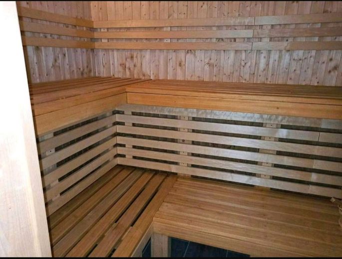 Mehrgenerationenhaus plus Gewerbe – Sauna