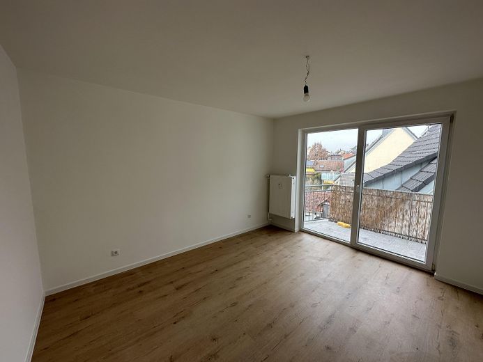 Frisch renovierte 3 Zimmer Wohnung in Aschaffenburg – Schlafzimmer/Arbeitszimmer