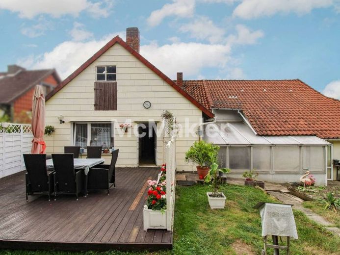 Charmantes Einfamilienhaus mit Sanierungsbedarf – inklusive Garten & Garage – Foto 1