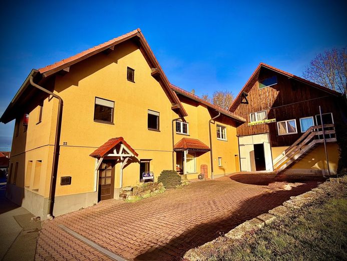 Großes Haus -Potenzial für 3-4 Wohneinheiten Scheune Stellplätze hohe Renditechance Familienparadies – Das großzügige Anwesen