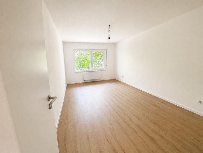 Appartamento bilocale completamente ristrutturato con ampia terrazza in posizione tranquilla! – Schlafzimmer
