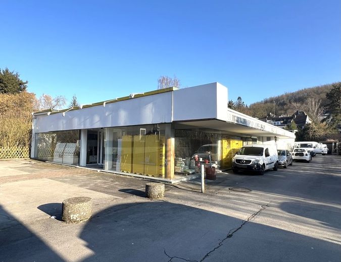 Ehemaliges Autohaus in bester Lage ! 1. Reihe B7 in Gevelsberg – Außenansicht