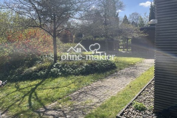 Ampio terreno in un’attraente zona verde, con fabbricato esistente da ristrutturare e trasformare