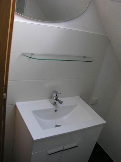 luminoso estudio de 2 habitaciones cerca de la Universidad Dual !sin comisión! – Bad