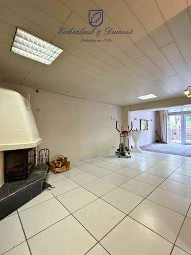 Großzügiges Haus, 410m² Gesamtfläche in ruhiger Seitenstraße von Saarbrücken-West – Kaminzimmer EG
