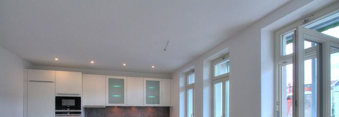 Appartamento di 3 locali appena ristrutturato con cucina componibile di lusso e ampio balcone