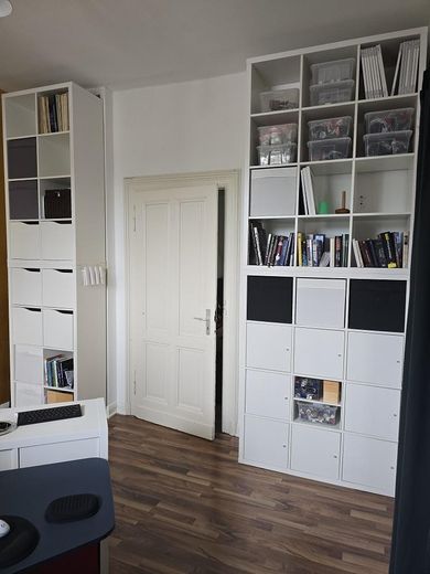 wunderschöne Altbau DG Wohnung voll möbliert! – फोटो 1
