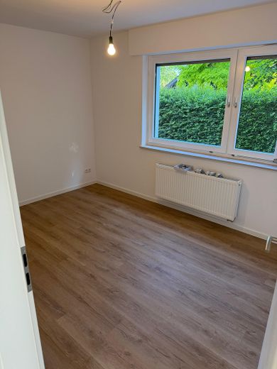 Barrierefrei & kernsaniert: 3-Zimmer-Wohnung mit Balkon, Keller & Stellplatz – Foto 8