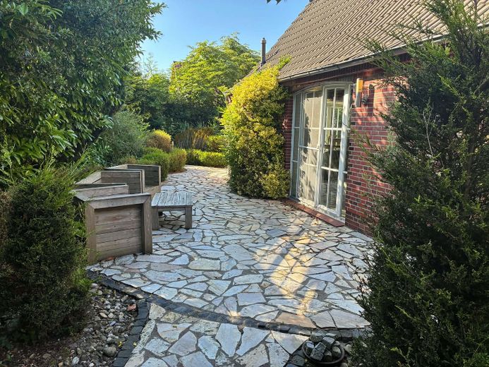 Exclusive detached house near Norddeich with pool, sauna, horse keeping – Garten