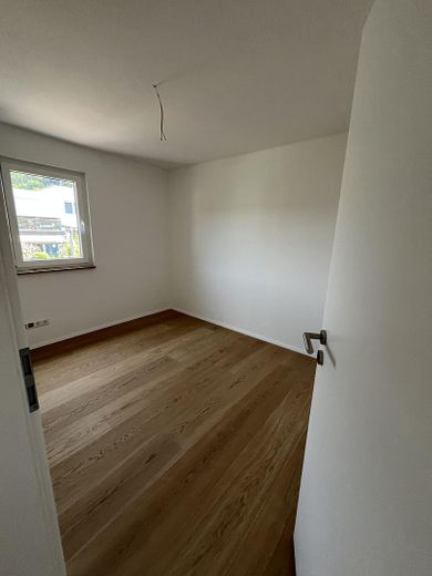 Kernsanierter Luxus (A+) mit 30m² Sonnen-Terrasse in Haslach – Kind